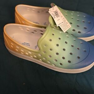 Old Navy Multi-colored Blue Green Yellow Kids Slip-on Shoes size 1/2